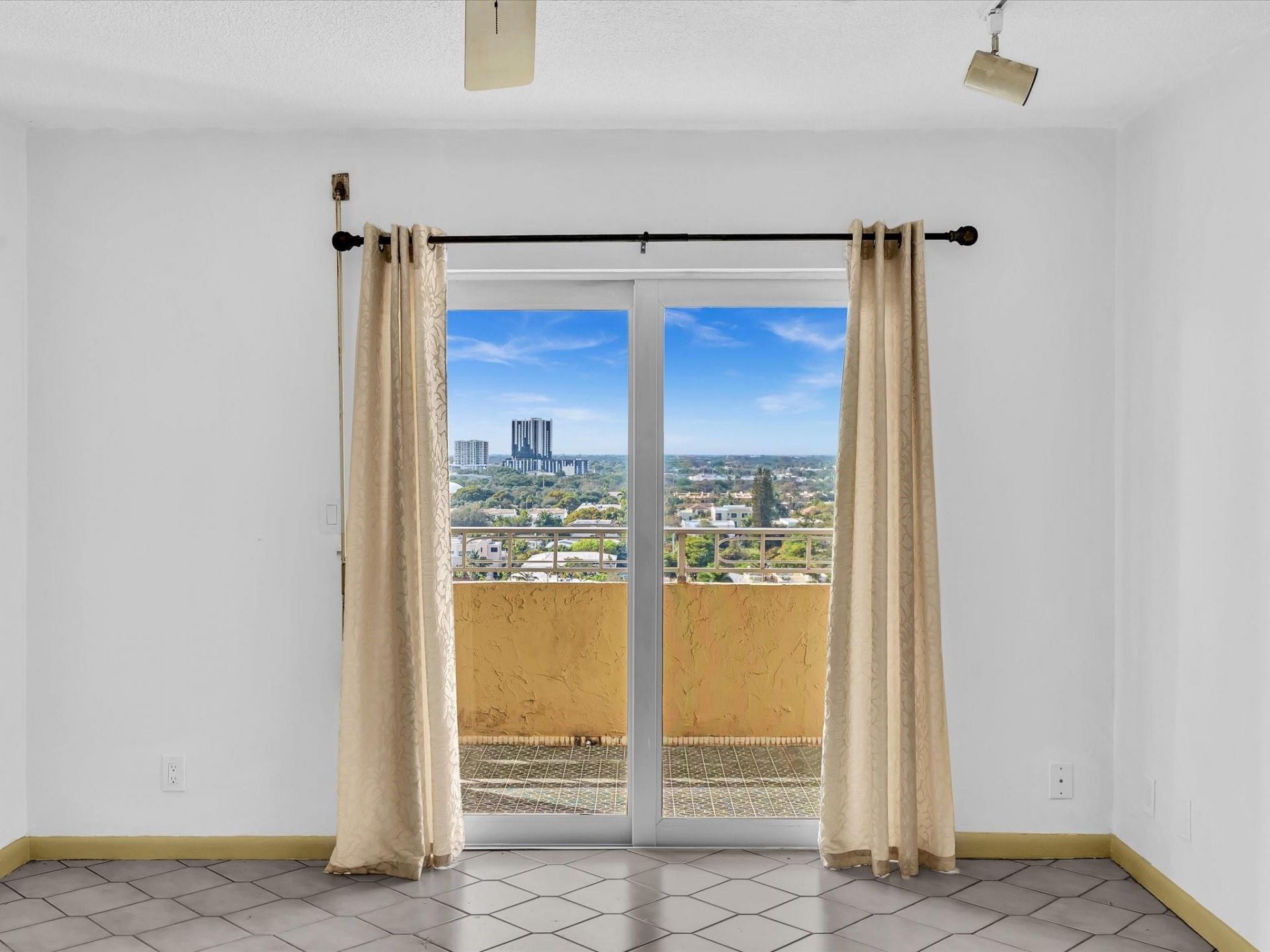 900 NE 18th Avenue, Unit 1404, Fort Lauderdale, FL 33304 Photo