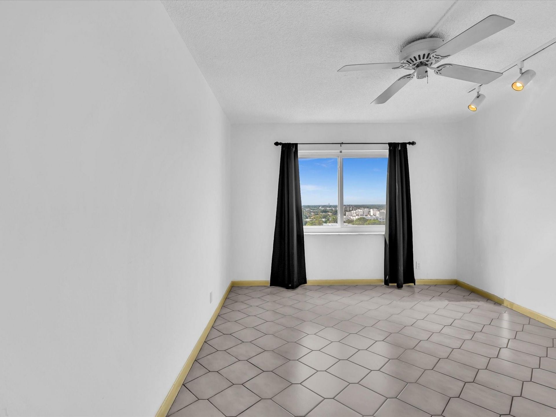 900 NE 18th Avenue, Unit 1404, Fort Lauderdale, FL 33304 Photo