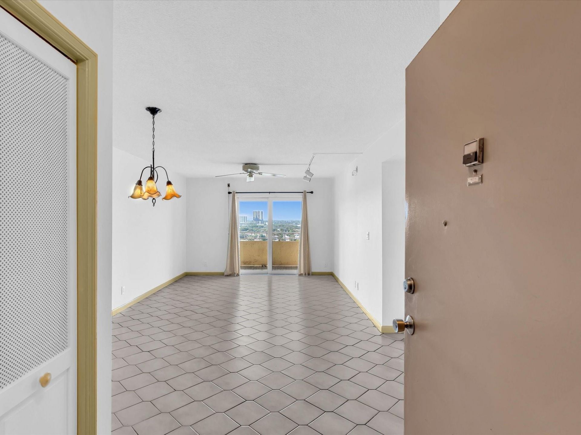 900 NE 18th Avenue, Unit 1404, Fort Lauderdale, FL 33304 Photo