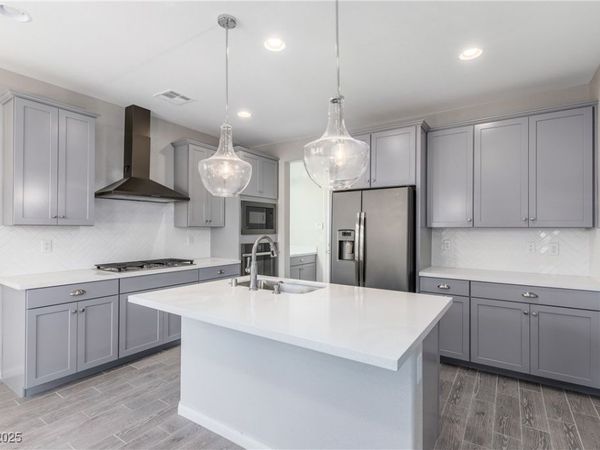 10016 Silver Comet Court, Las Vegas, NV 89178