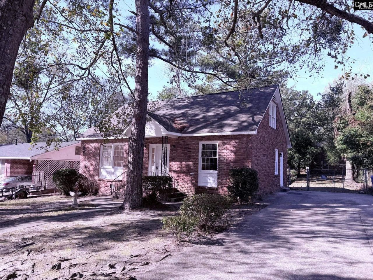 5619 Middleton Court  Photo 6