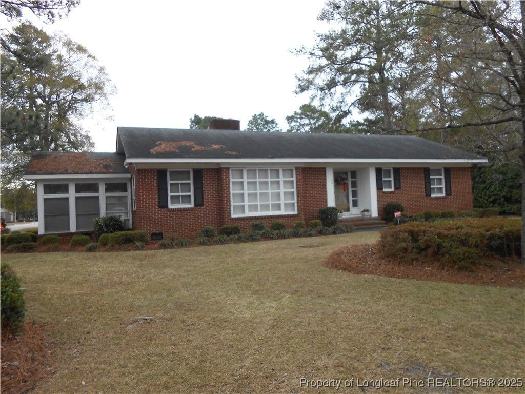 601 W 26th Street, Lumberton, NC 28358 Main Photo