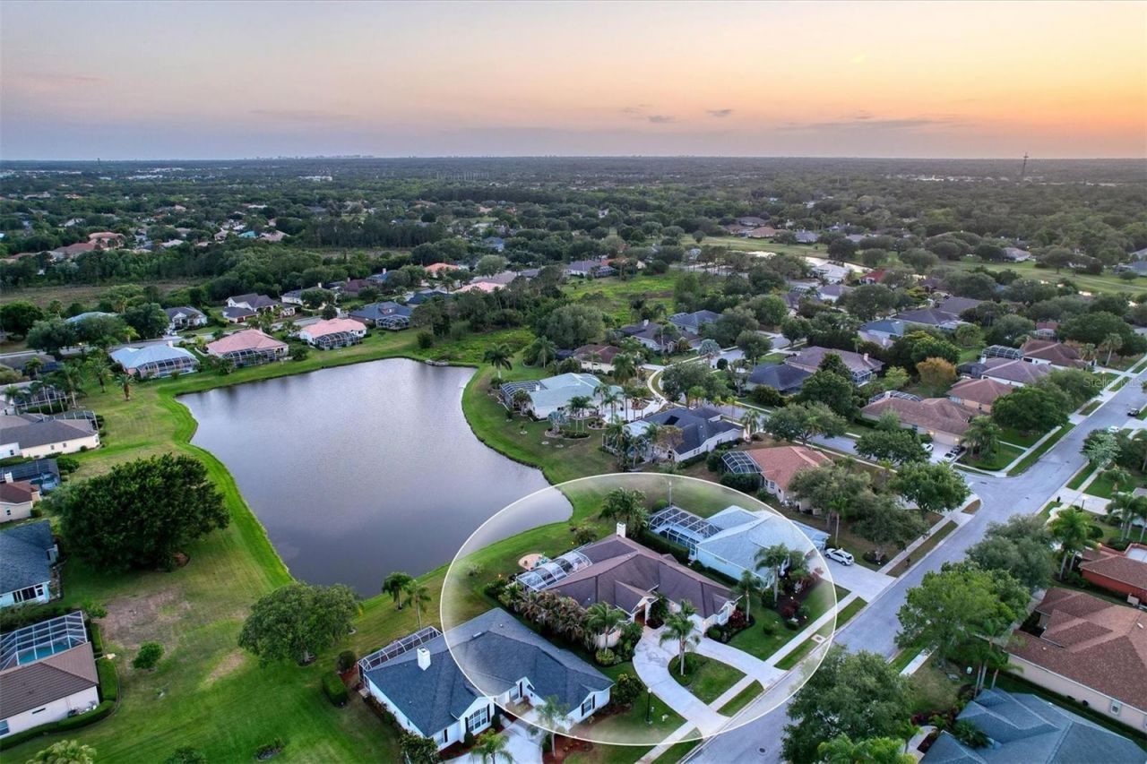 9910 Laurel Valley Avenue Circle, Bradenton, FL 34202 Photo