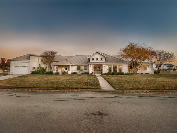 1600 Legends PKWY, Kingsland, TX 78639