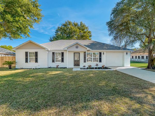 5047 Poinsetta Avenue, Crestview, FL 32539