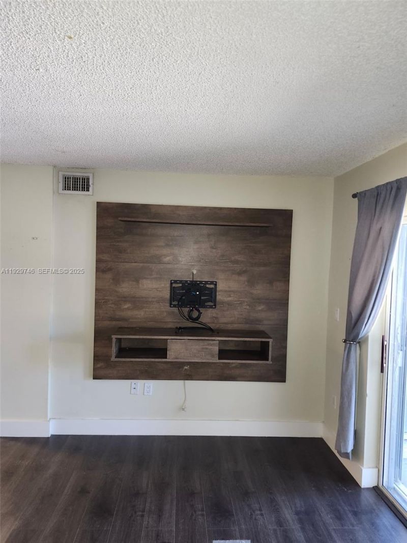 8540 SW 212th St, Unit 303, Cutler Bay, FL 33189 Photo