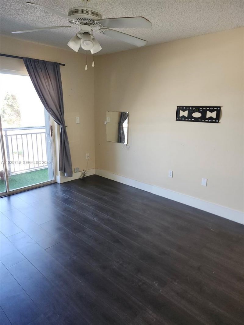 8540 SW 212th St, Unit 303, Cutler Bay, FL 33189 Photo