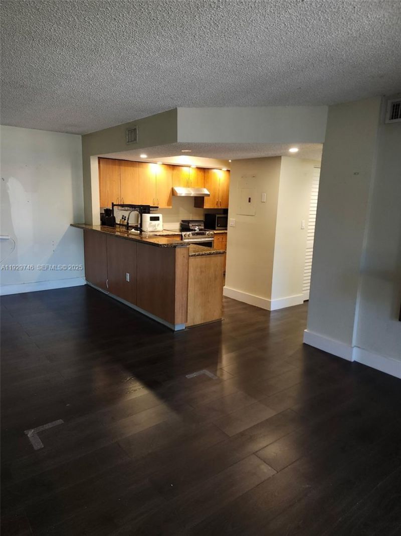 8540 SW 212th St, Unit 303, Cutler Bay, FL 33189 Photo