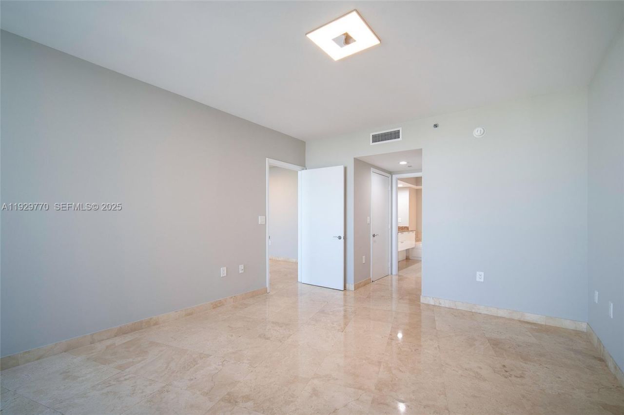 400 Alton Rd, Unit 2309, Miami Beach, FL 33139 Photo