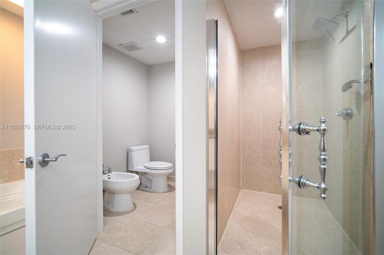 400 Alton Rd, Unit 2309, Miami Beach, FL 33139 Photo