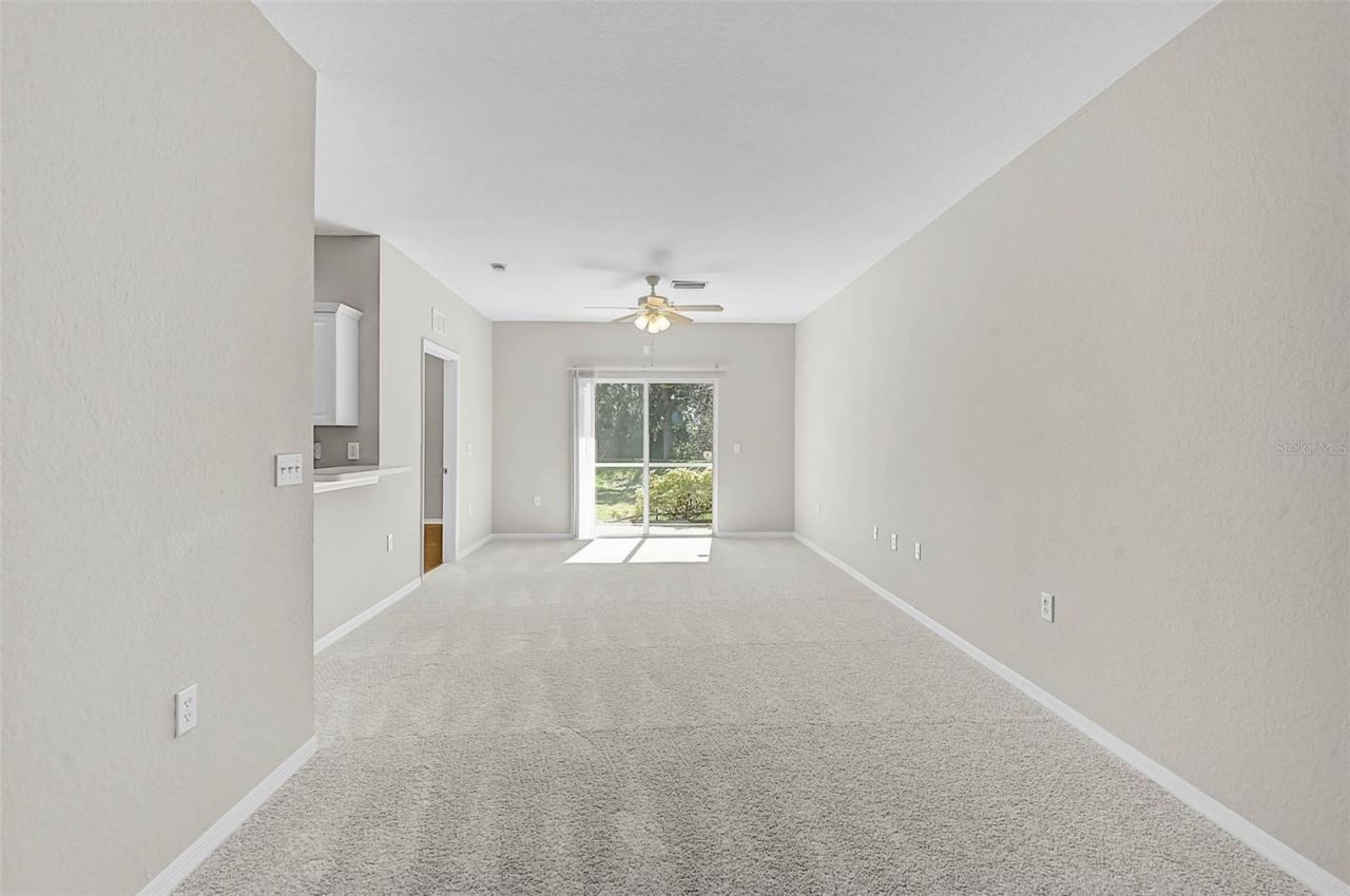 3958 Mediterranea Circle, Unit 411, Sarasota, FL 34233 Photo