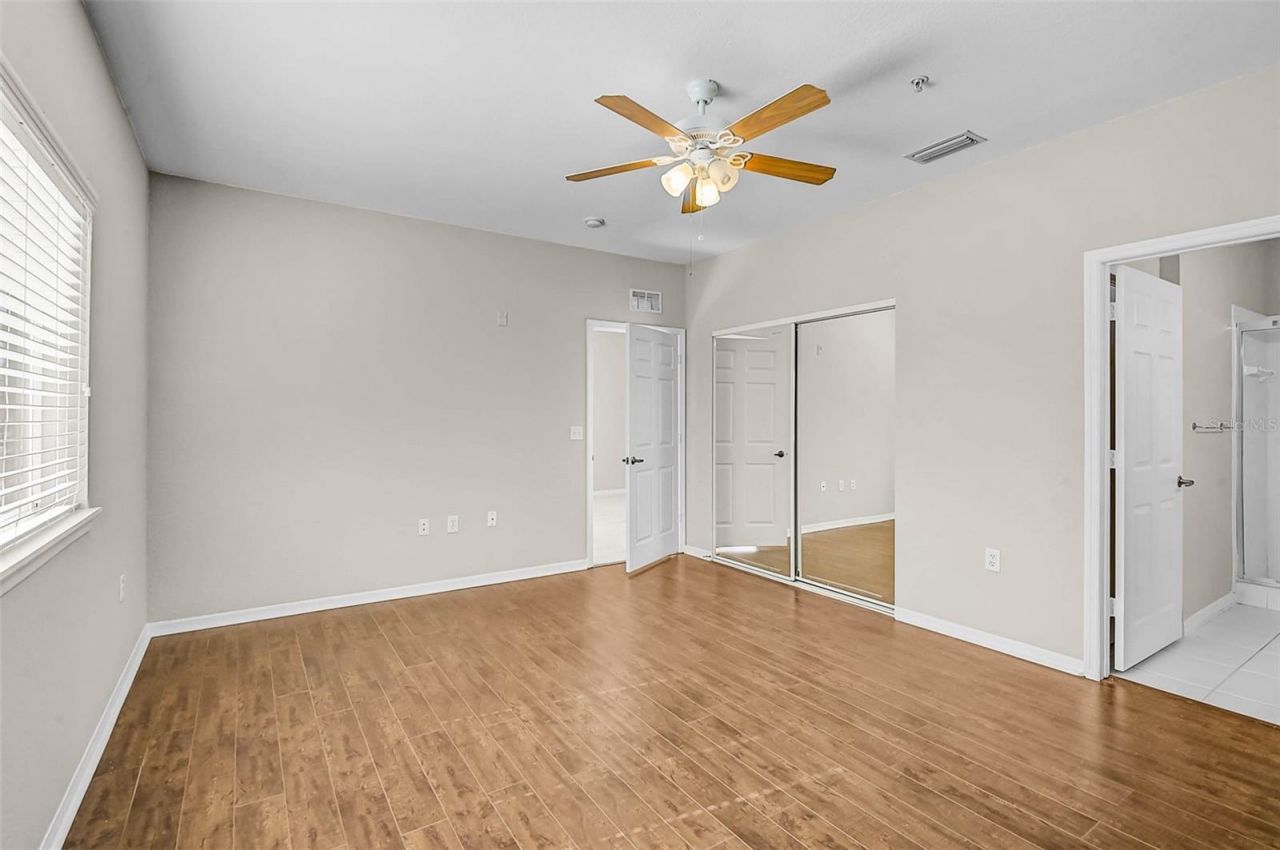 3958 Mediterranea Circle, Unit 411, Sarasota, FL 34233 Photo