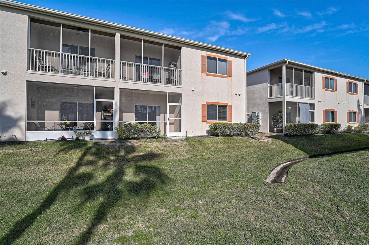 3958 Mediterranea Circle, Unit 411, Sarasota, FL 34233 Photo