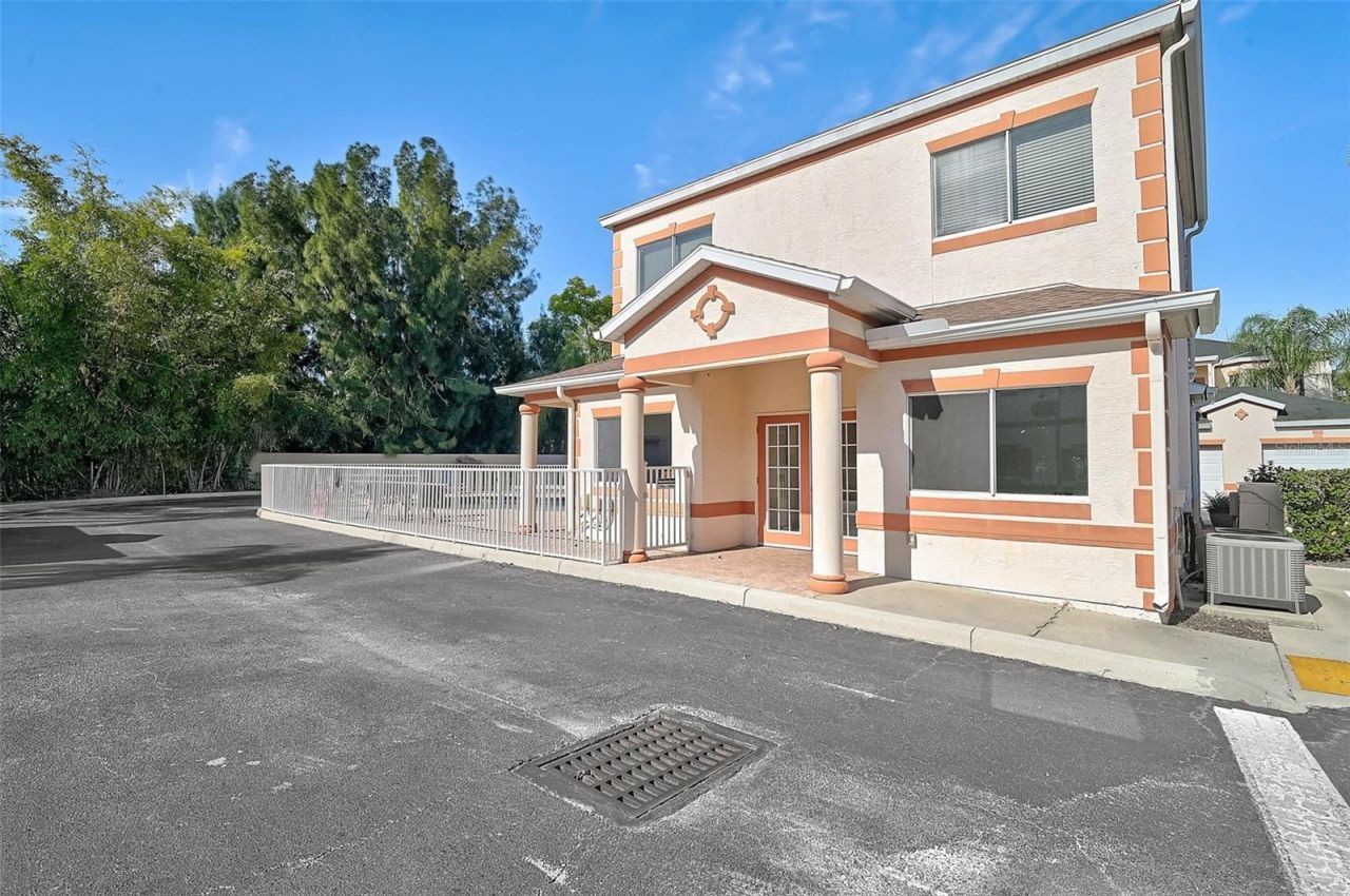 3958 Mediterranea Circle, Unit 411, Sarasota, FL 34233 Photo