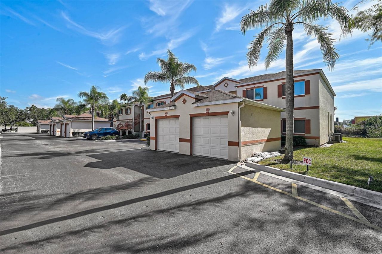 3958 Mediterranea Circle, Unit 411, Sarasota, FL 34233 Photo