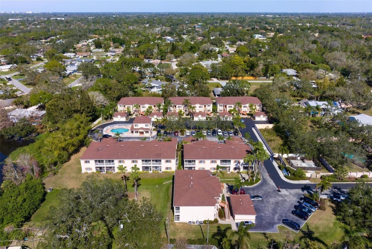 3958 Mediterranea Circle, Unit 411, Sarasota, FL 34233 Photo