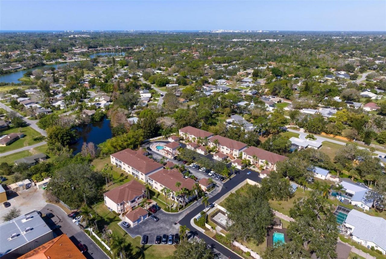 3958 Mediterranea Circle, Unit 411, Sarasota, FL 34233 Photo