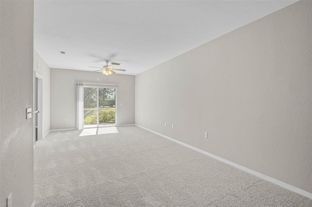 3958 Mediterranea Circle, Unit 411, Sarasota, FL 34233 Photo