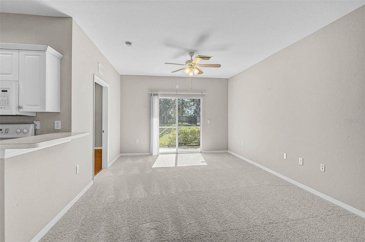 3958 Mediterranea Circle, Unit 411, Sarasota, FL 34233 Photo