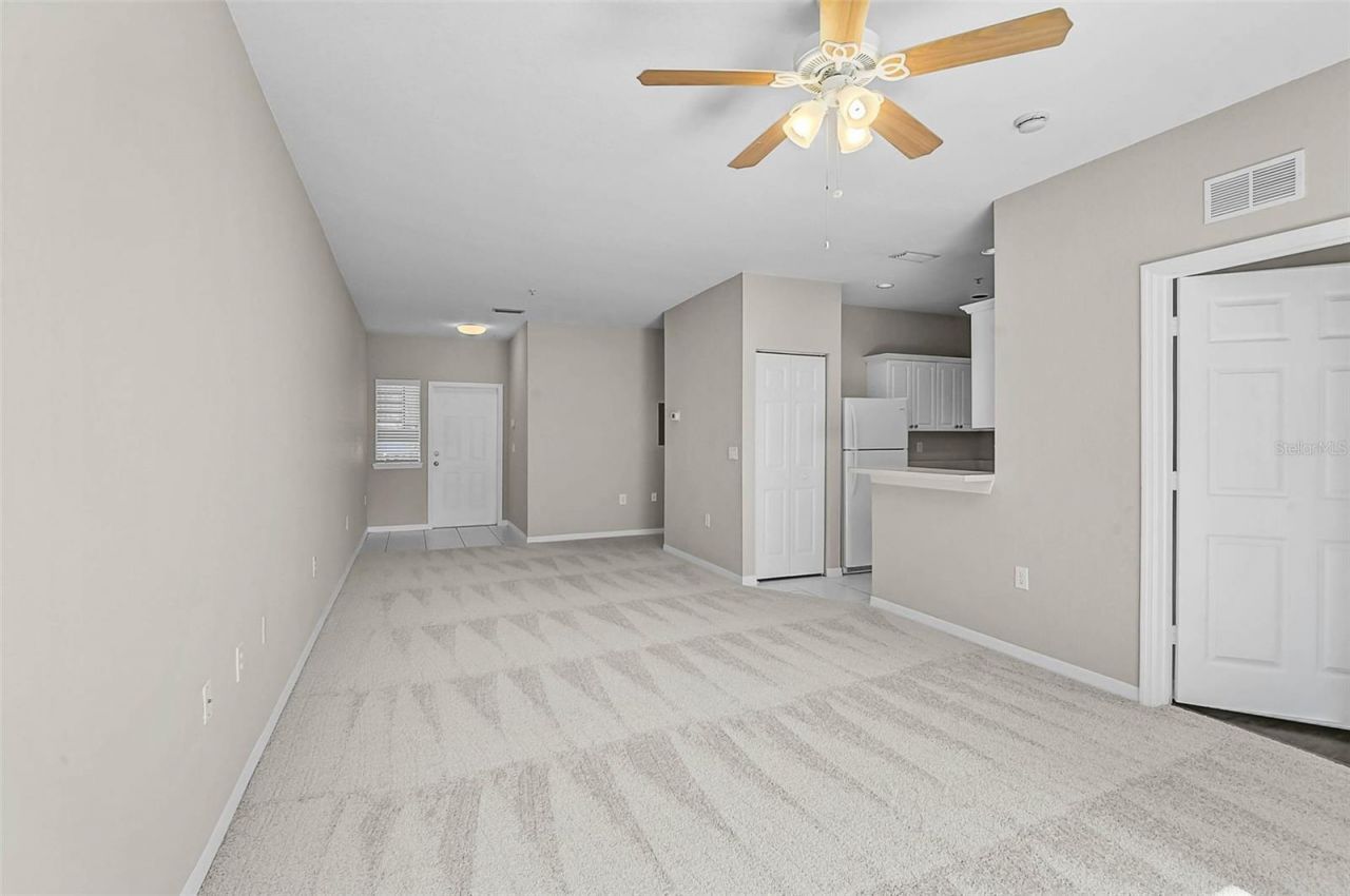 3958 Mediterranea Circle, Unit 411, Sarasota, FL 34233 Photo