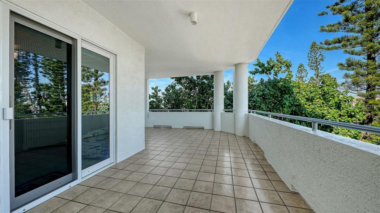 4561 Gulf Of Mexico Drive, Unit 202, Longboat Key, FL 34228 Photo