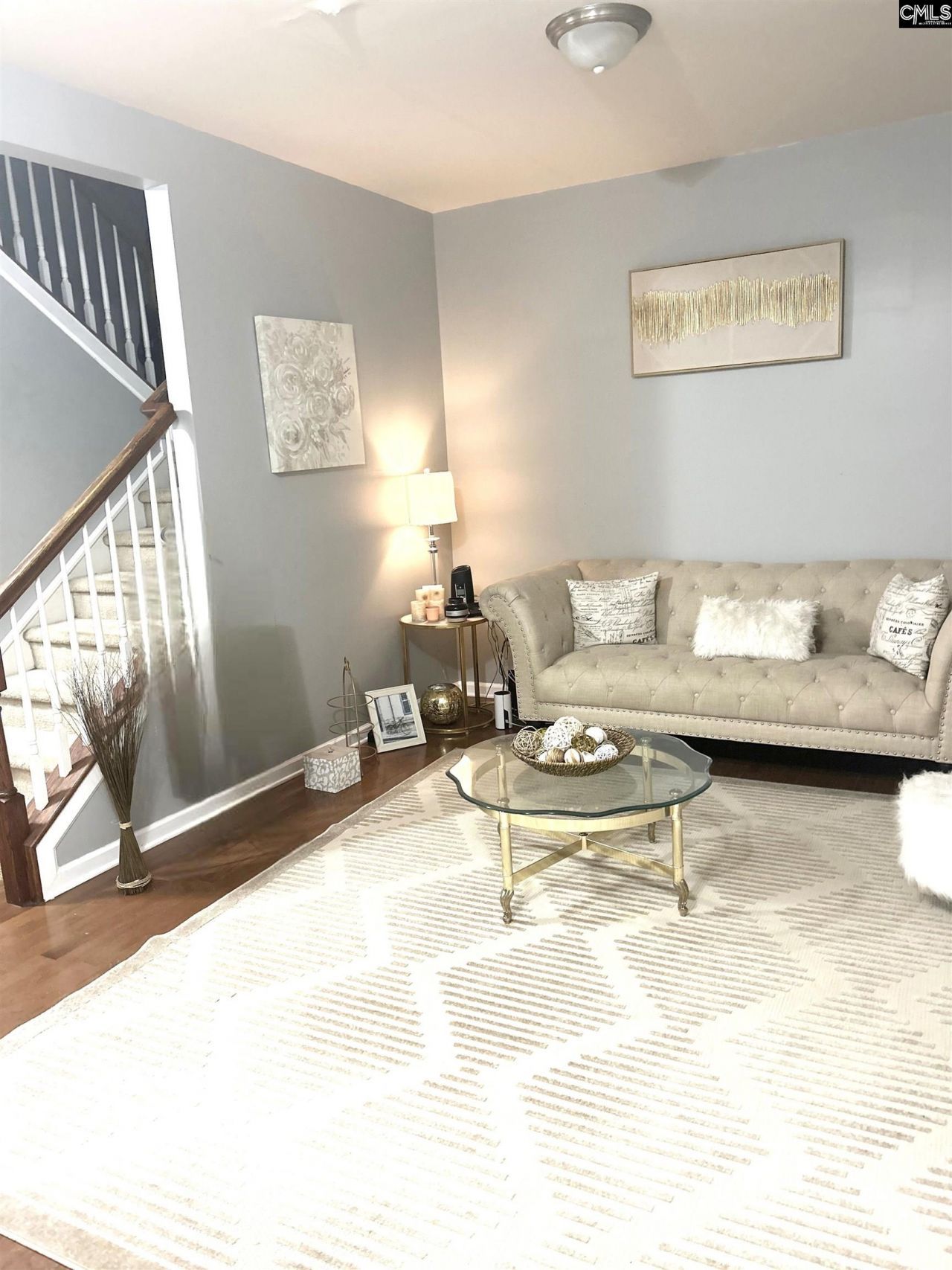 920 Ringbelle Row Photo 4