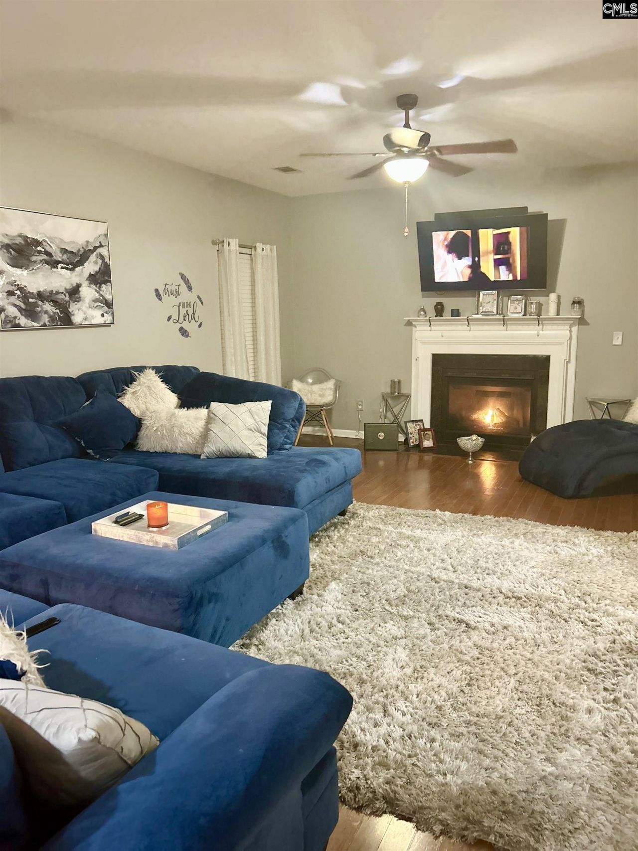 920 Ringbelle Row Photo 5