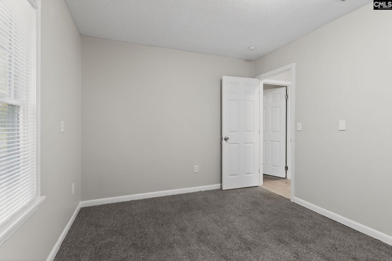 112 Raintree Lane Photo 28