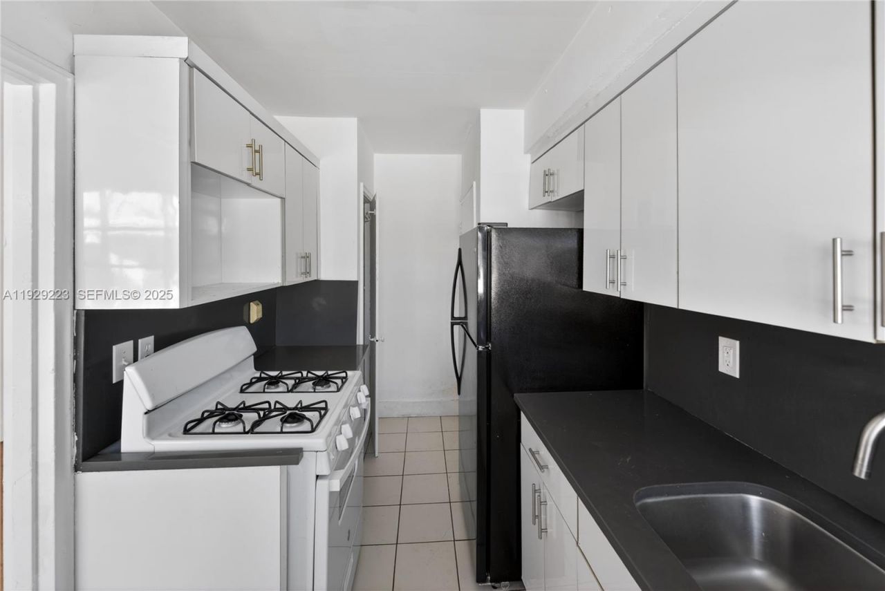 1135 Marseille Dr, Unit 3, Miami Beach, FL 33141 Photo