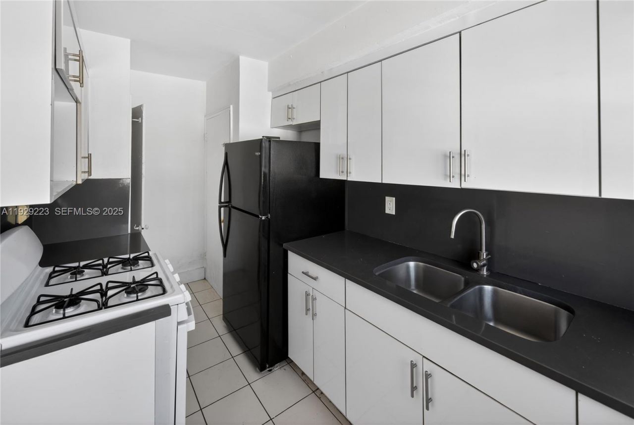 1135 Marseille Dr, Unit 3, Miami Beach, FL 33141 Photo