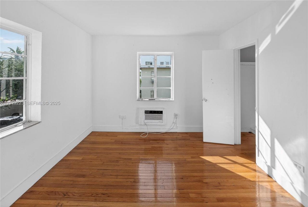 1135 Marseille Dr, Unit 3, Miami Beach, FL 33141 Photo