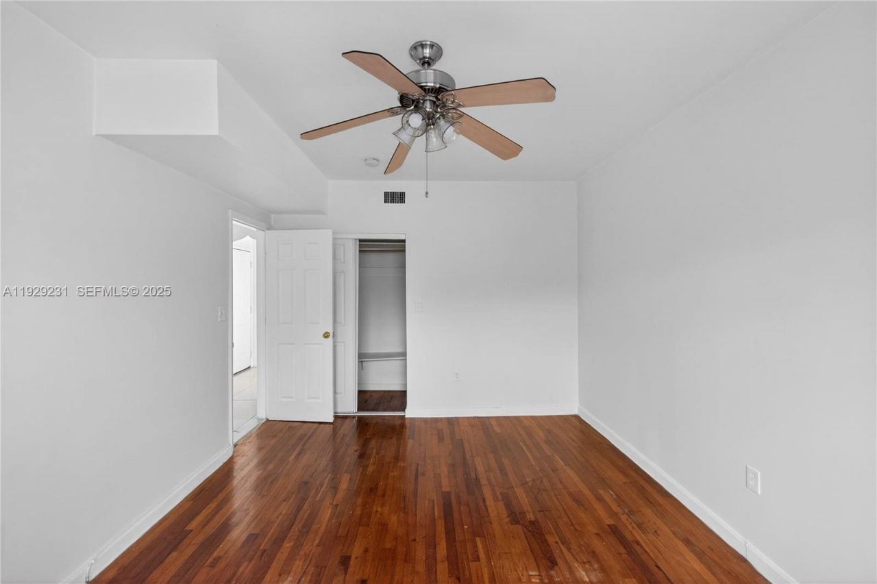 1220 Marseille Dr, Unit 5, Miami Beach, FL 33141 Photo