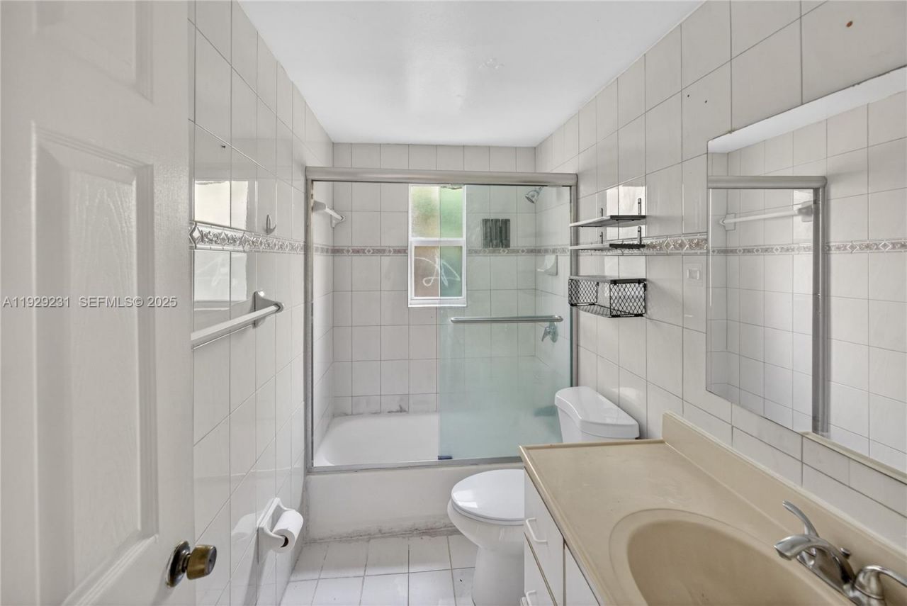 1220 Marseille Dr, Unit 5, Miami Beach, FL 33141 Photo