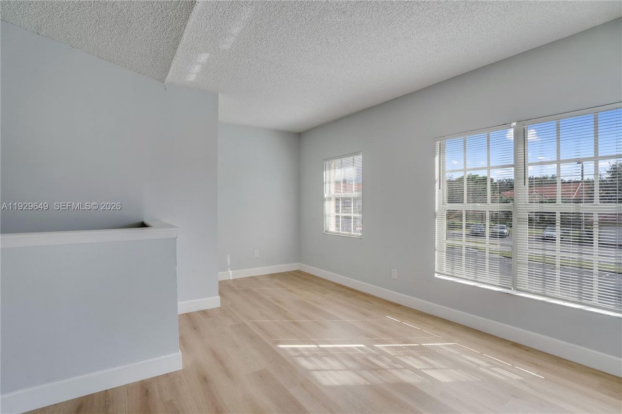 10288 Fox Trail Rd S, Unit 302, Royal Palm Beach, FL 33411 Photo