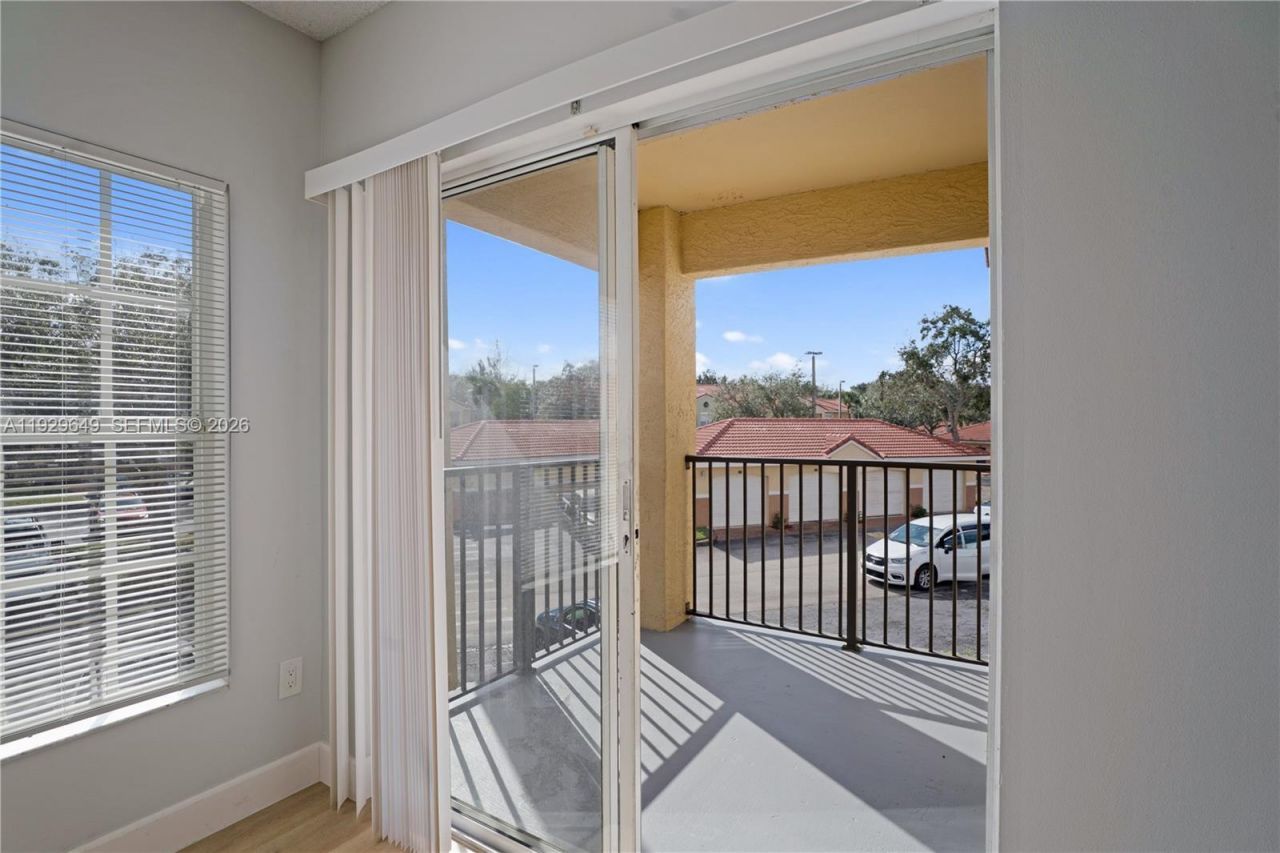 10288 Fox Trail Rd S, Unit 302, Royal Palm Beach, FL 33411 Photo