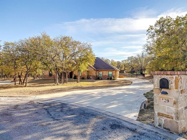 129 Eagle Drive, Lipan, TX 76462