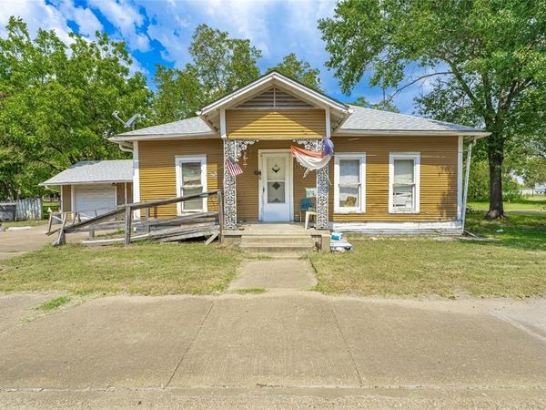 307 NE 2nd Street, Kerens, TX 75144