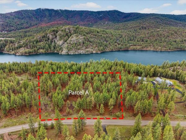 23600 N McLellan Ln, Nine Mile Falls, WA 99026