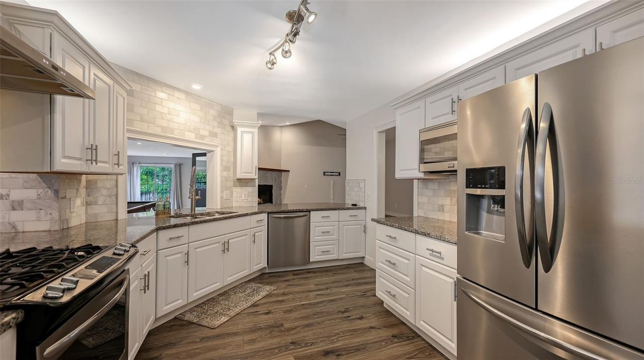 3820 Wilkinson Road, Sarasota, FL 34233 Photo