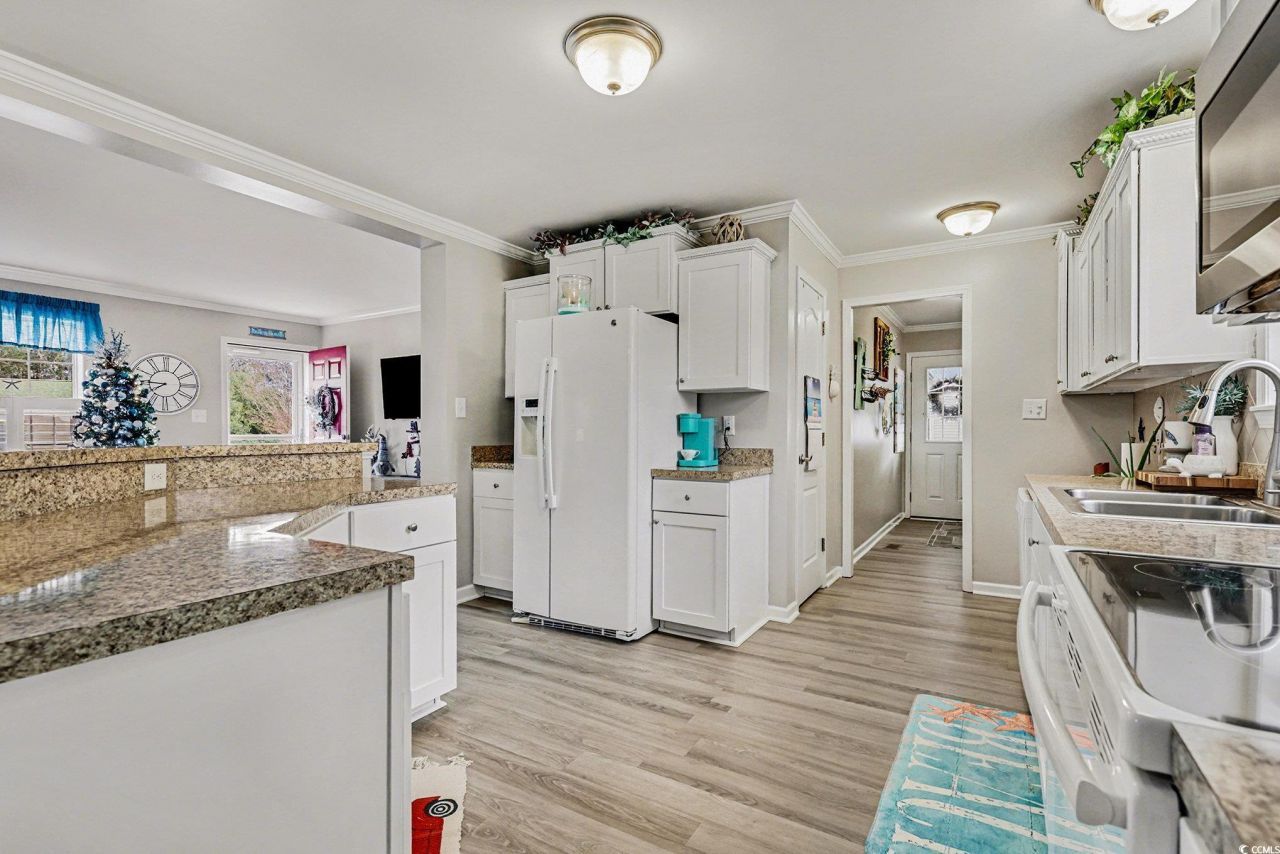 4480 Manitook Dr. Photo 8