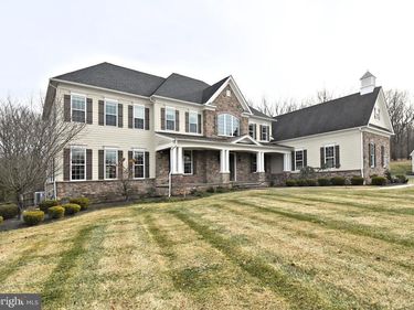 19 GOLDNEY DRIVE, NEWTOWN, PA 18940