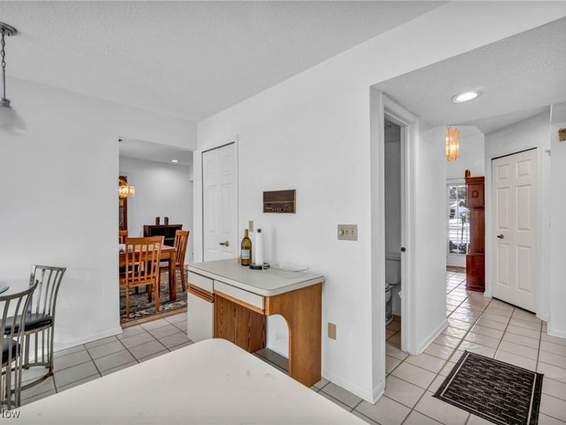 17922 Cambridge Oval, Strongsville, OH 44136 Photo 12