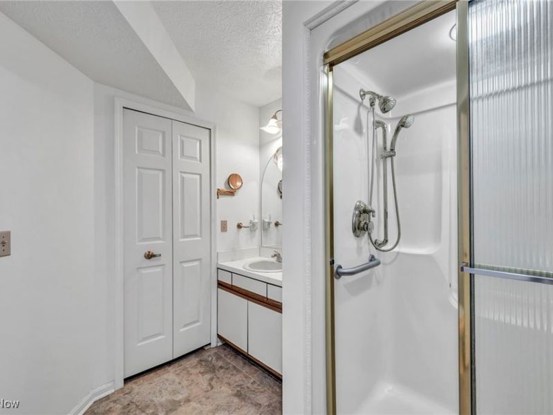 17922 Cambridge Oval, Strongsville, OH 44136 Photo 18