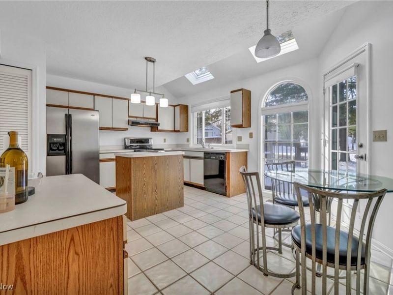 17922 Cambridge Oval, Strongsville, OH 44136 Photo 7