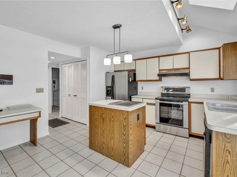 17922 Cambridge Oval, Strongsville, OH 44136 Photo 8