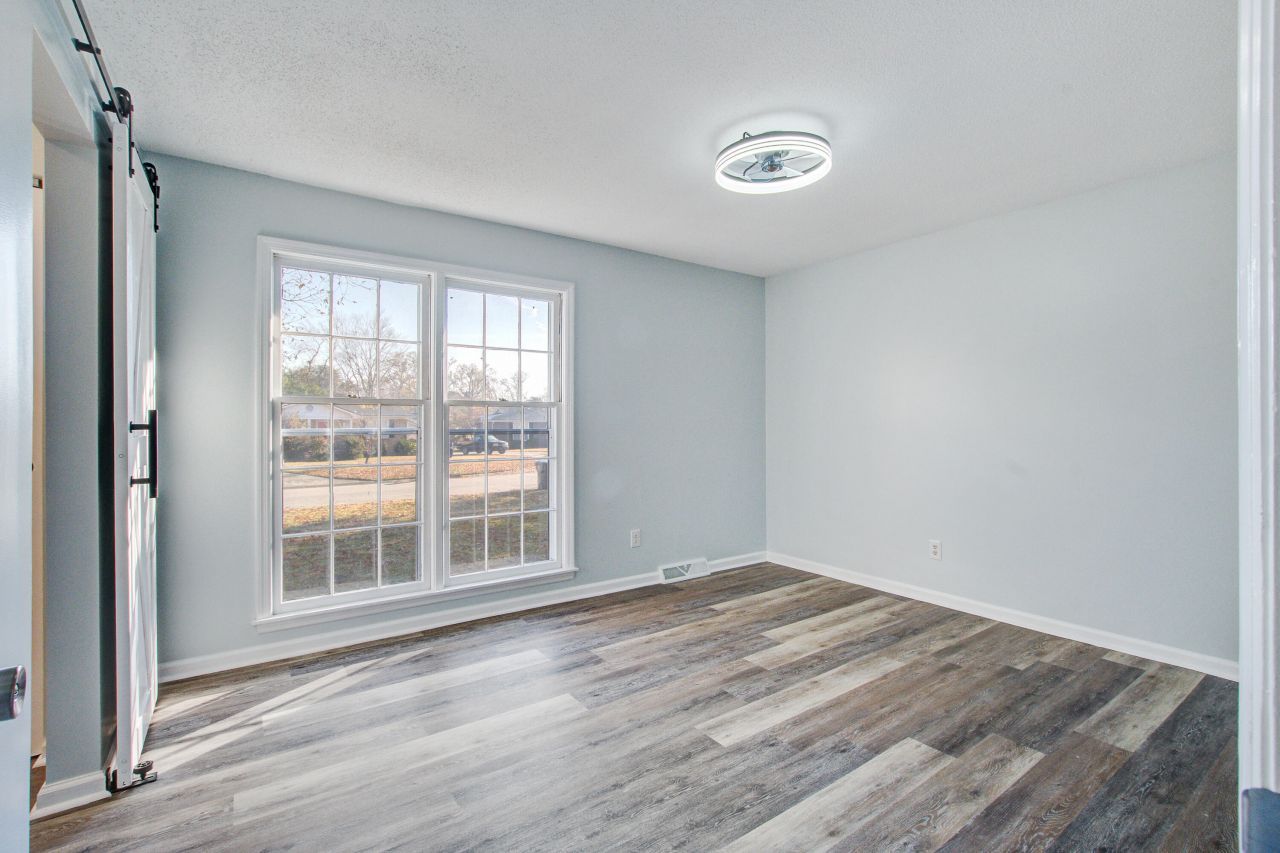 104 Belmont Court Photo 12