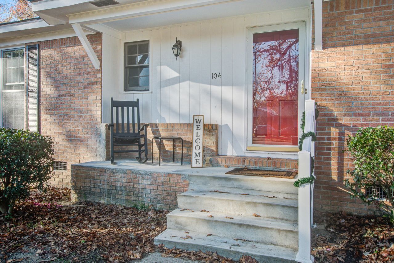 104 Belmont Court Photo 17