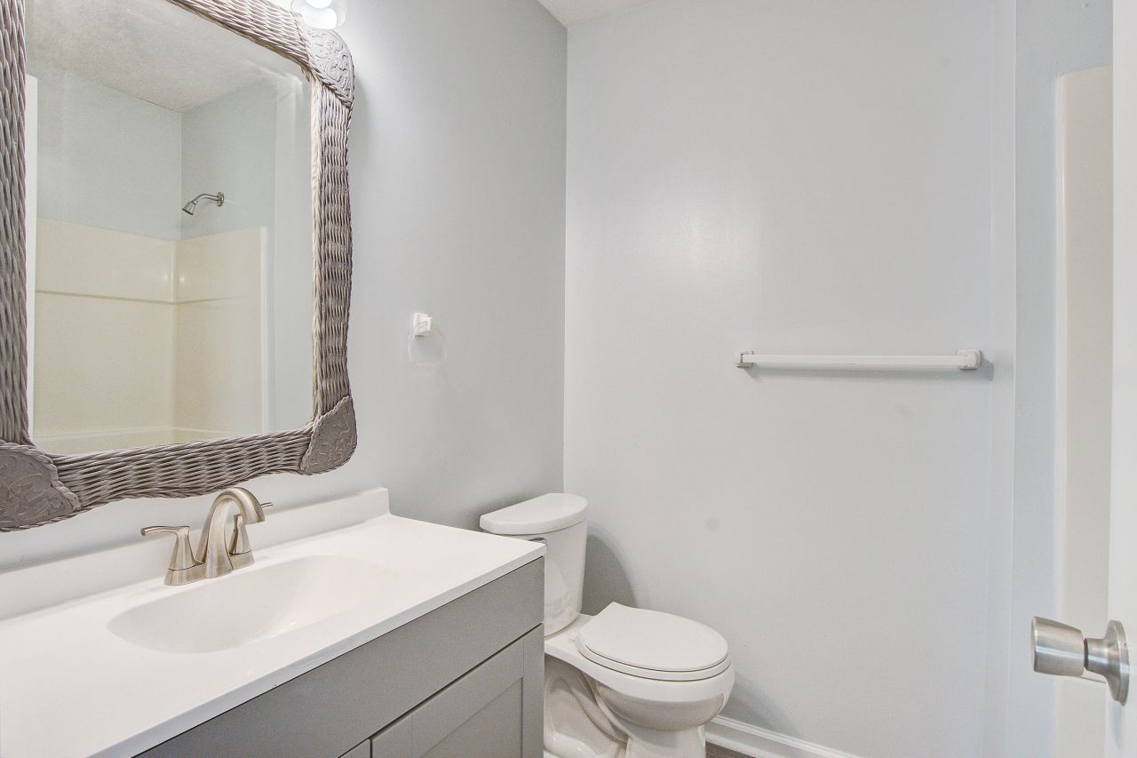 104 Belmont Court Photo 9