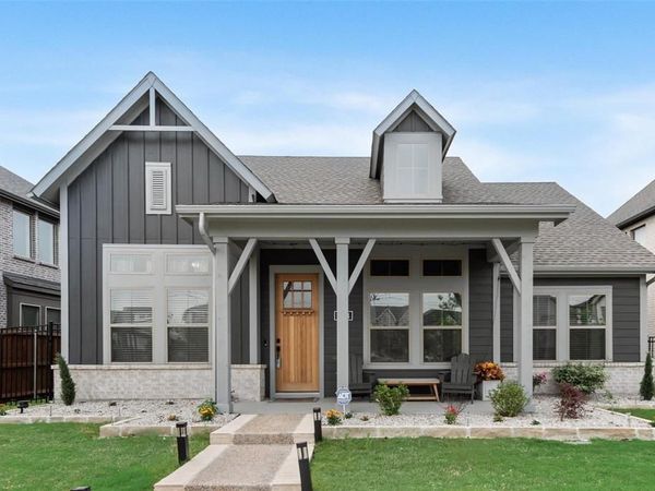 1028 Almond Blossom Circle, Crowley, TX 76036