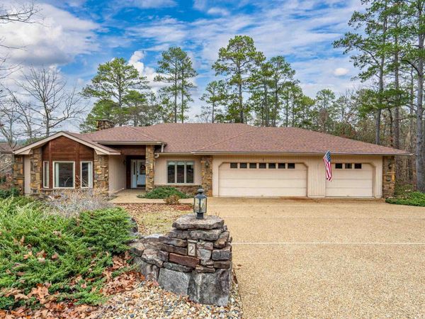 2 Resplandor Place, Hot Springs Village, AR 71909